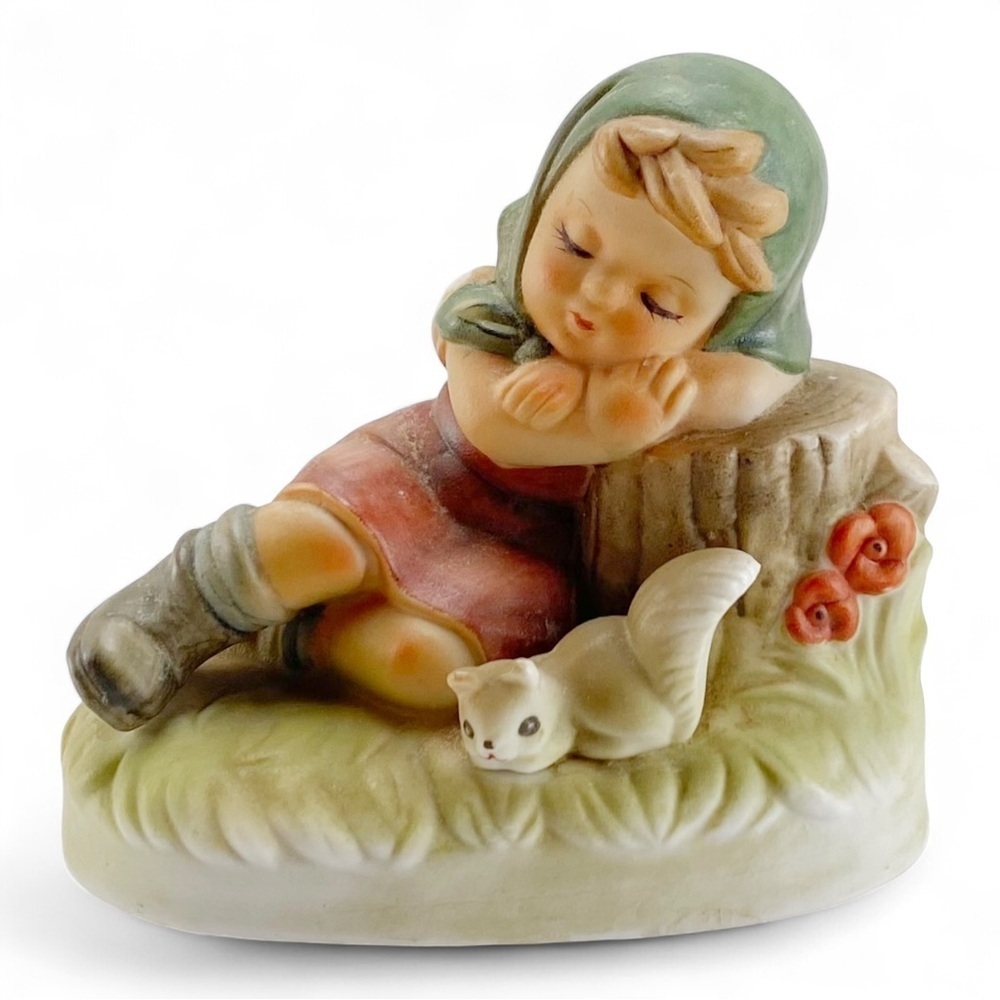 Napco C-9227 Porcelain Girl With Squirrel Nightlight​